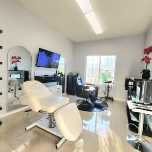 Perfect Hair Salon 
(559) 375-5501