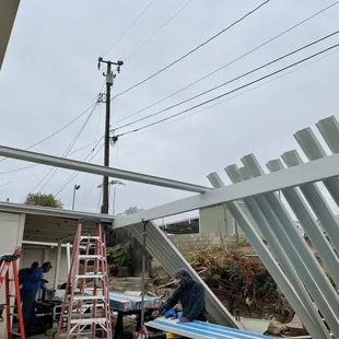 Installers arrived early to get the job done! Only took these guys a day to install !