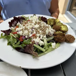 Mediterranean salad with falafel