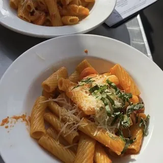 Chipotle Tomato Cream Sauce Pasta