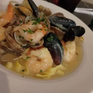 Pasta seafood medley