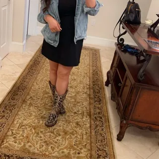 Jen G.