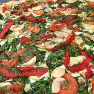 Tomato Pesto Pizza Pie with added toppings: mushrooms, roasted red peppers, chicken &amp; spinach