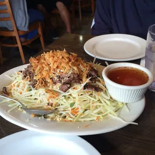 Papaya Salad with Charbroiled Beef