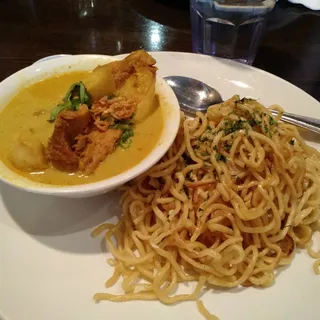 Curry Chicken Garlic Noodle