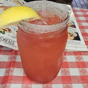 Strawberry lemonade