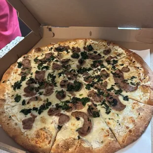 spinach and sausage pizza