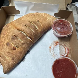 I ordered grilled chicken Stromboli but got this calzone