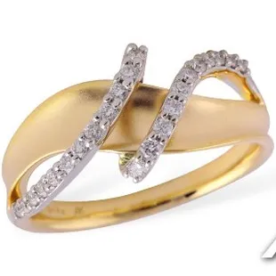 Gorgeous ring from Alison Kaufman.