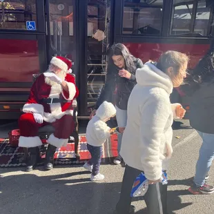 Meet Santa 12/09 12pm