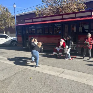 Meet Santa 12/09 12pm