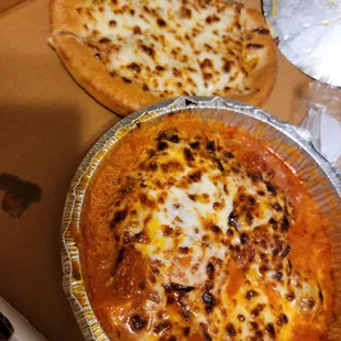 Meatball lasagne comes with garlic bread!