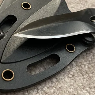 Perry's Knife and Tactical