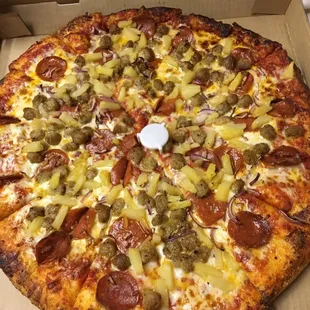 Pepperoni, italian sausage, red onion, pineapple jumbo