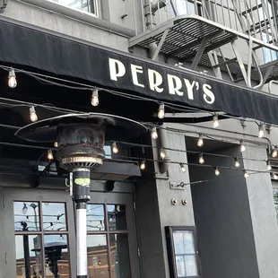 Perry&apos;s Restaurant