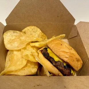 Perry&apos;s Hamburger &amp; Homemade Cottage Chips They forgot the pickle