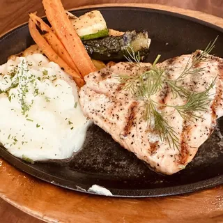 Chargrilled Salmon Lunch* DFM