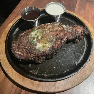 16 oz. Caramelized Prime Rib Thursday Dinner*