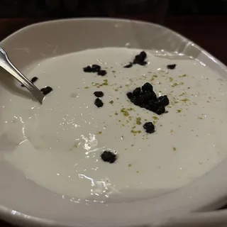 Homemade Yogurt and Garlic Dip