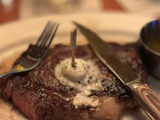 Clyde's Tower Oaks Lodge