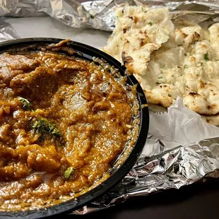 Rogan Josh, garlic naan