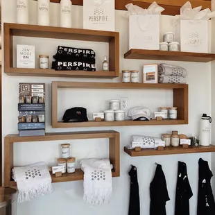 Inside : So many goodies to purchase (including grove fresh pressed juice)