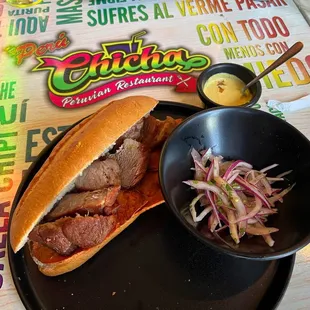 Pan con Chicharron