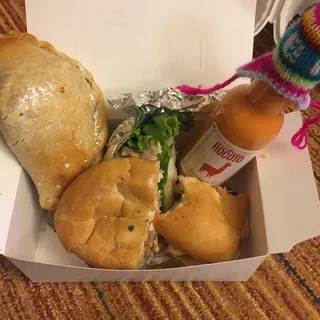 Pan con Pollo Sandwich