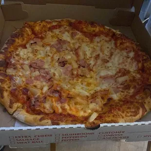 Medium ham and pineapple 10/10