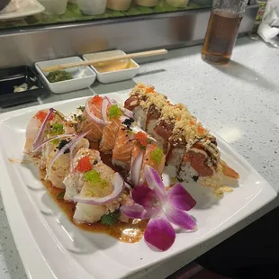 20$ happy hour special Miguel roll, Perrico roll, Hot night roll