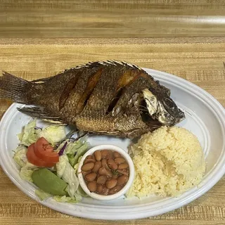 Mojarra Frita Plate