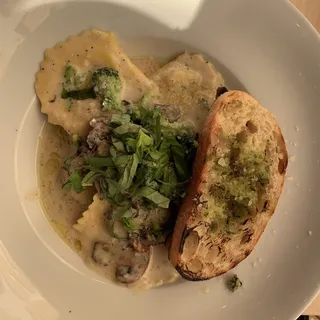 QUATTRO FORMAGGIO RAVIOLI