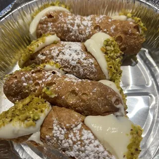 2 MINI CANNOLIS