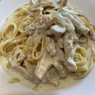 Fettuccine Alfredo with Chicken