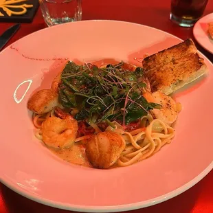 Shrimp and Scallop Florentine Shanye