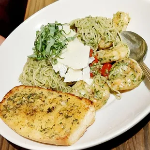 Pesto Pasta with shrimp