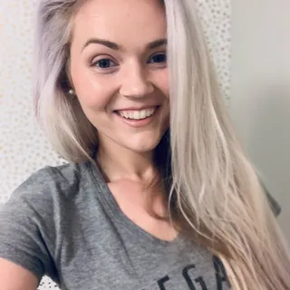 Lizzy D.