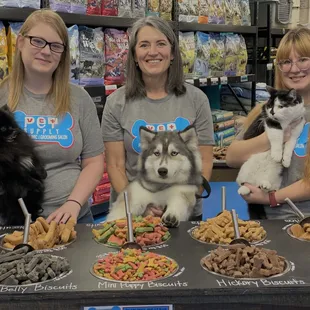 Pet-Vet Grooming Salon Leadership Team.