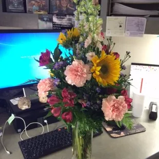 This is Bouquet that was recvd.  NOT what I ordered!
