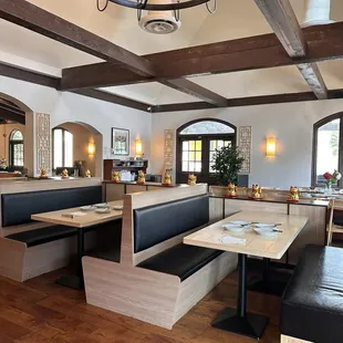 sushi and sashimi, interior