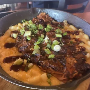 Mac and cheese with pulled pork!