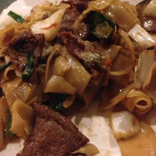 D12. Flat Rice Noodles Stir-Fry