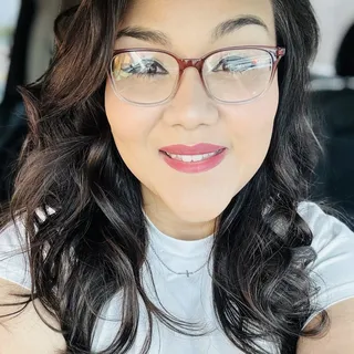 Victoria R.