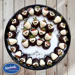 A berry sweet way to say "I do"!