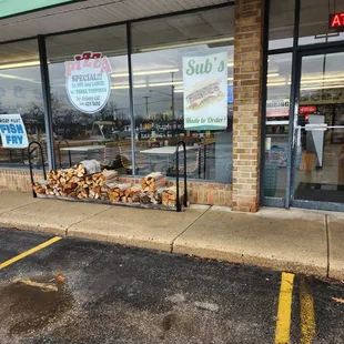 !Extra big inappropriate apostrophe