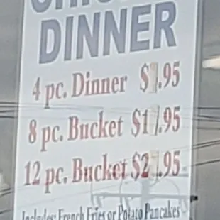 a sign for a chicken dinner