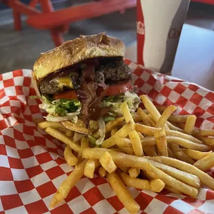 Peter 's Gourmade Burgers