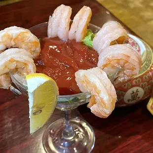 Jumbo prawn cocktail - fresh and juicy (12/2023)