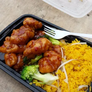 General Tso&apos;s chicken with fried rice