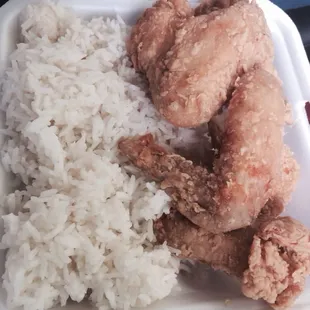 Chicken wings with rice